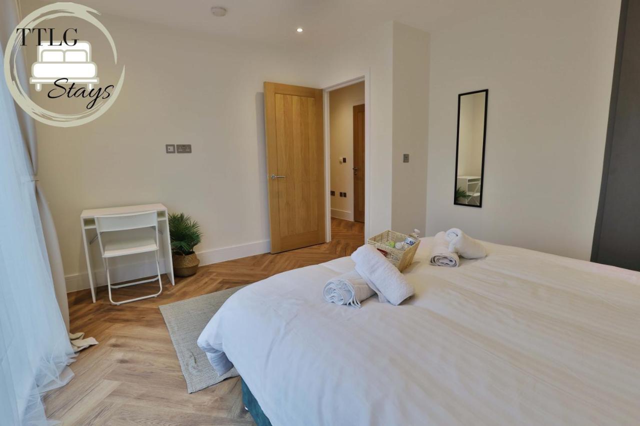 Modern City Escape By Ttlg Stays Rickmansworth Exterior photo