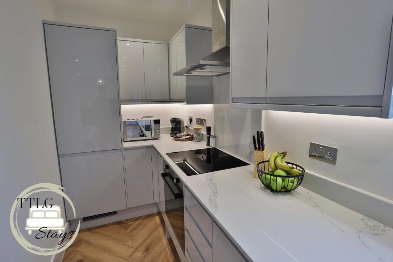 Modern City Escape By Ttlg Stays Rickmansworth Exterior photo