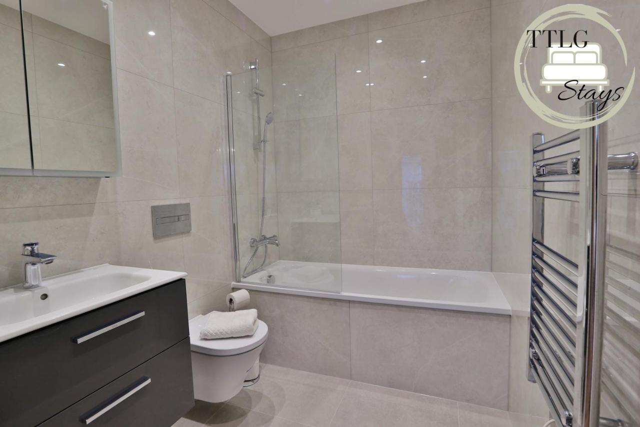 Modern City Escape By Ttlg Stays Rickmansworth Exterior photo