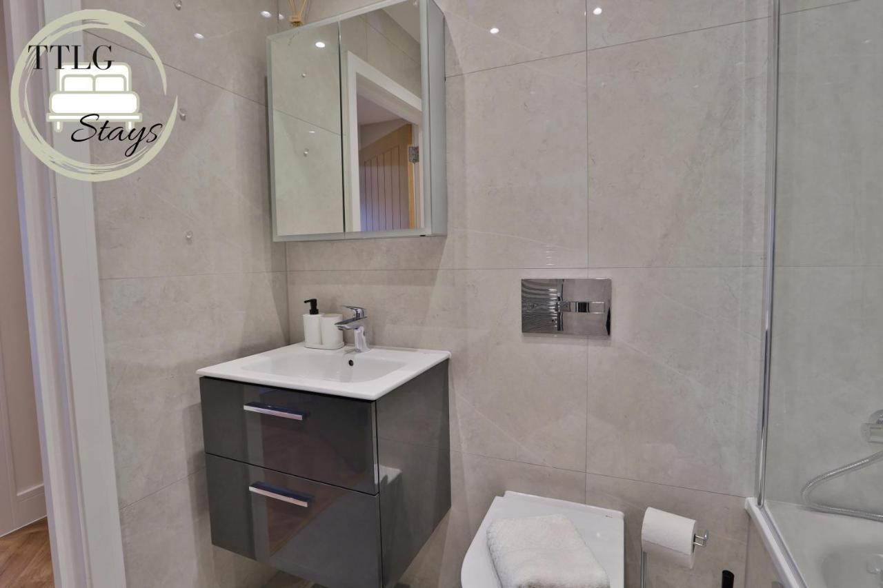 Modern City Escape By Ttlg Stays Rickmansworth Exterior photo